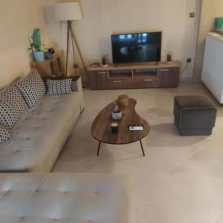 Capital Apartment *